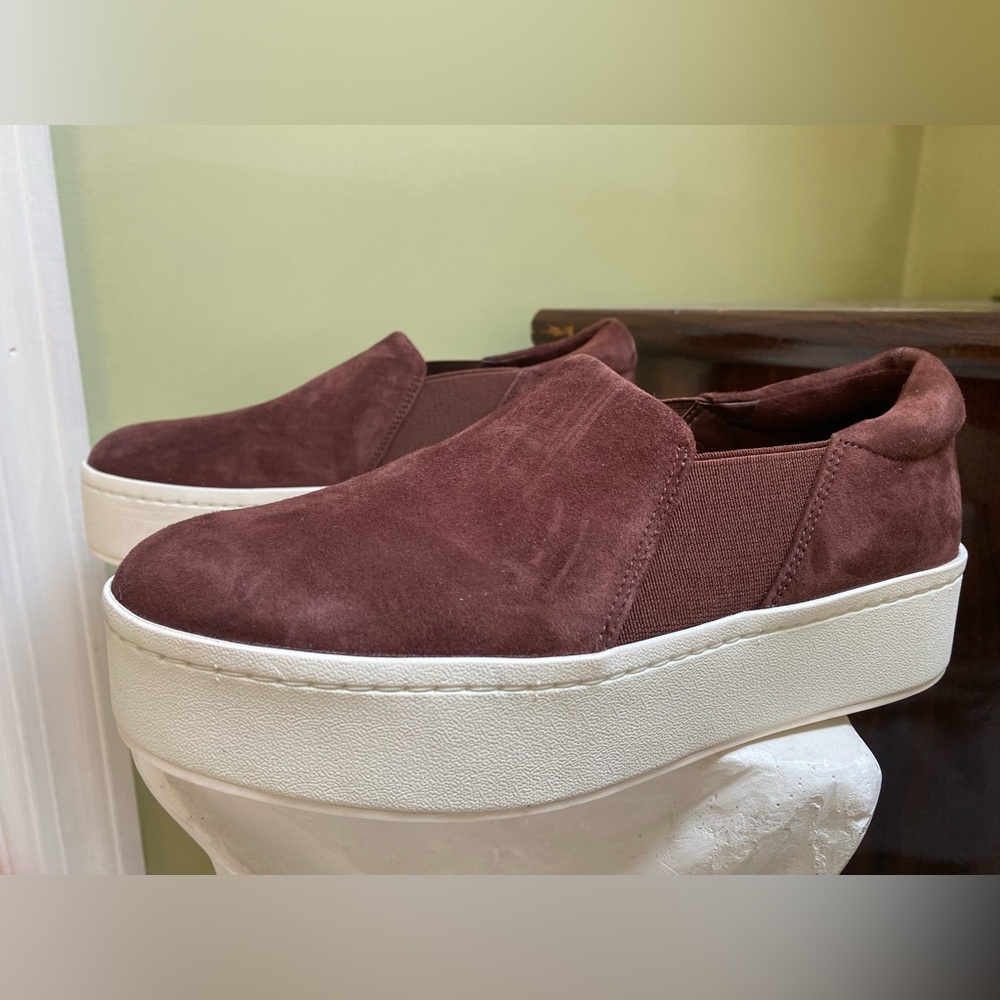 VINCE  warren suede Slip-On Sneakers size 5 H22N7